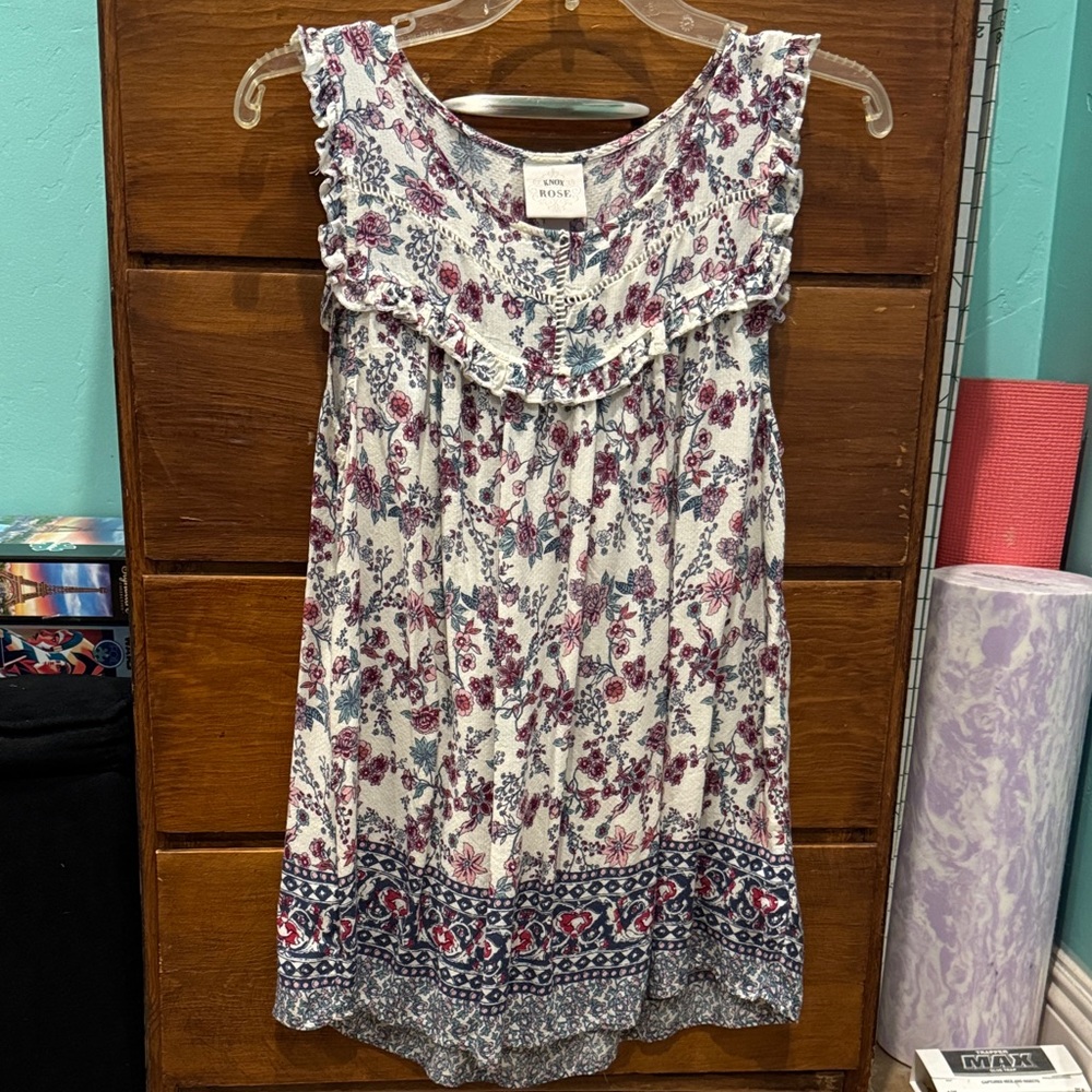 Knox Rose Floral Sleeveless Top - White and Blue